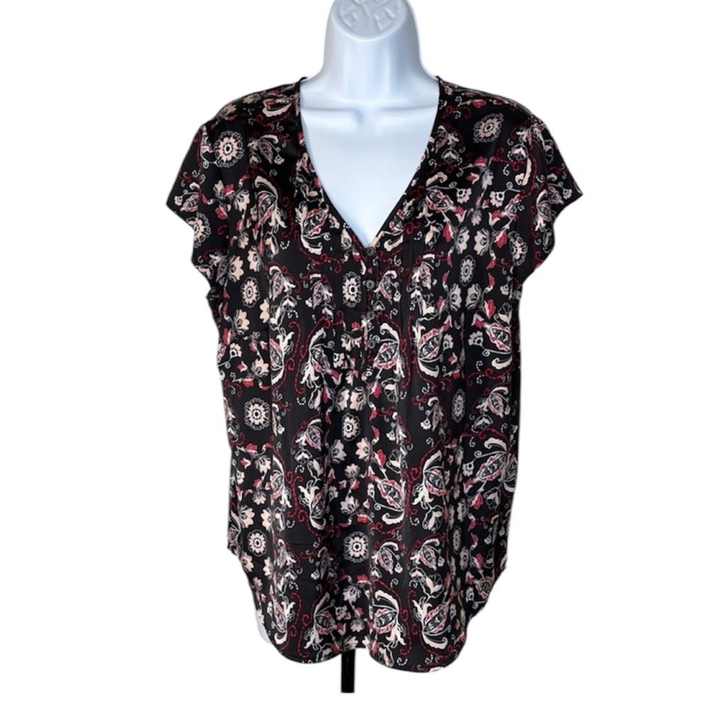 Liz Claiborne Black and Red Paisley Short Sleeve Blouse